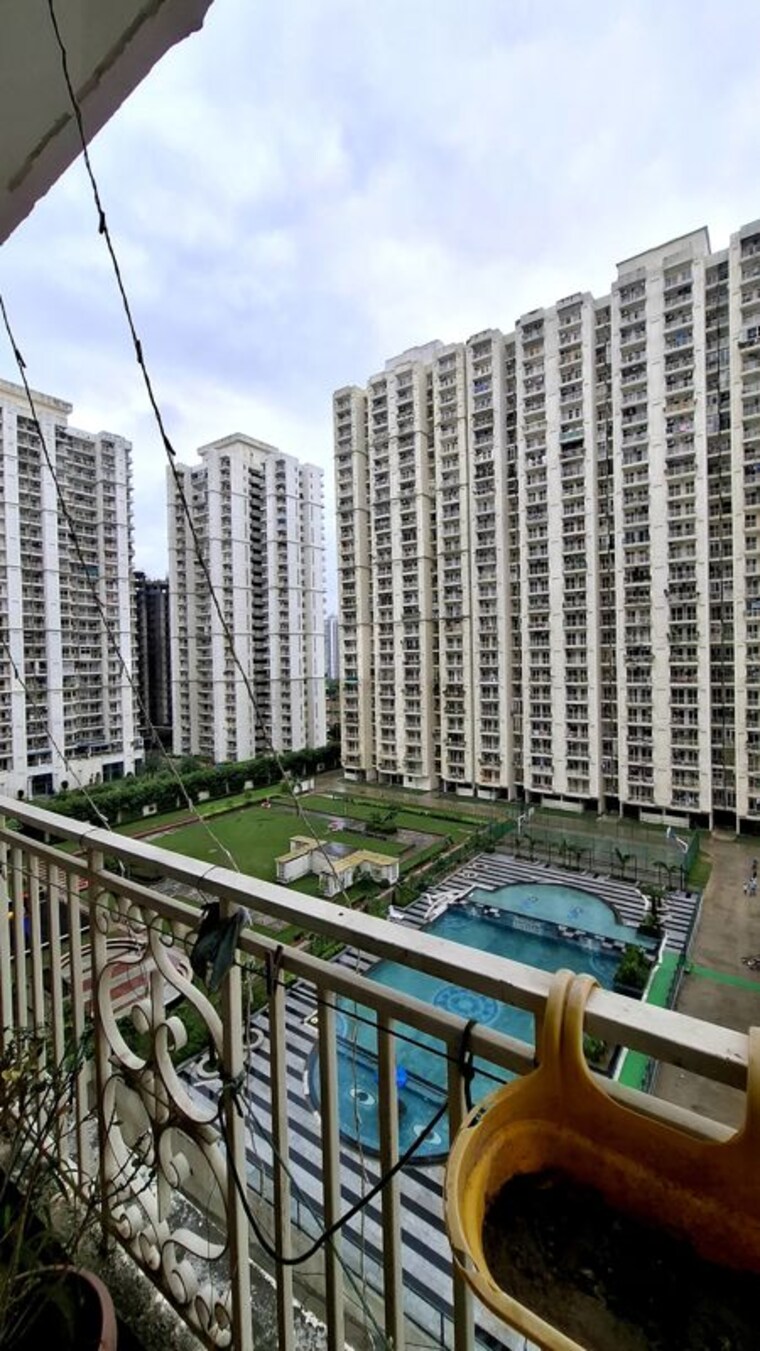 Exterior View, mahagun-mantra-ii 2 Bedroom 850 Sq.Ft. Apartment In Sector 10 Greater Noida Greater Noida 10512068