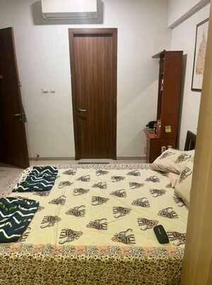 Bedroom in 2 BHK Apartment at Shapoorji Pallonji Vicinia, Powai – for Rent