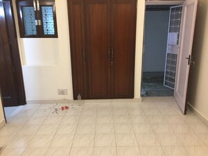 Room in 2 BHK Builder Floor at Khirki Extension – for Rent