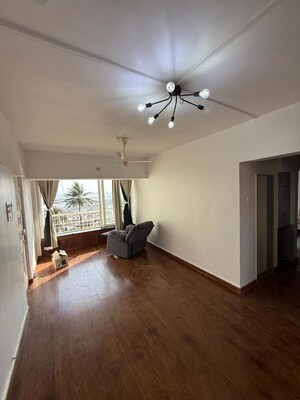 Room in 4 BHK Apartment at Prestige Jasdan Classic, Mahalaxmi – for Rent