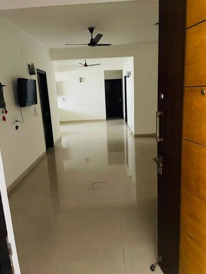 Bathroom in 4 BHK Apartment at The Citizen Apartments, Sector 51 – for Rent