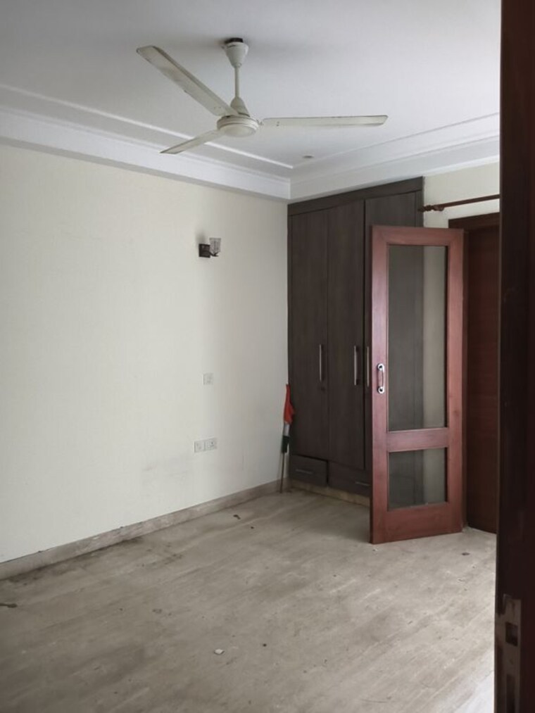 Room, pamposh enclave 3 Bedroom 204 Sq.Yd. Builder Floor In Pamposh Enclave Delhi 10512108