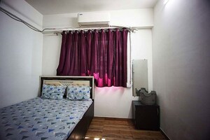 Team Area in 2 BHK Apartment at Nikol – for Sale