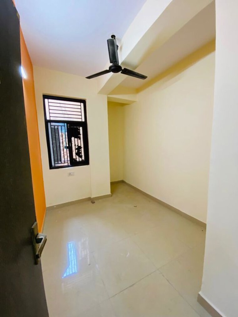 Room, uttam nagar 2 Bedroom 650 Sq.Ft. Apartment In Uttam Nagar Delhi 10512098