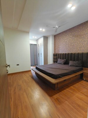 Bedroom in 3 BHK Builder Floor at Sector 46 – for Rent
