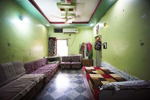 Bedroom in 6 BHK Apartment at Ranip – for Sale