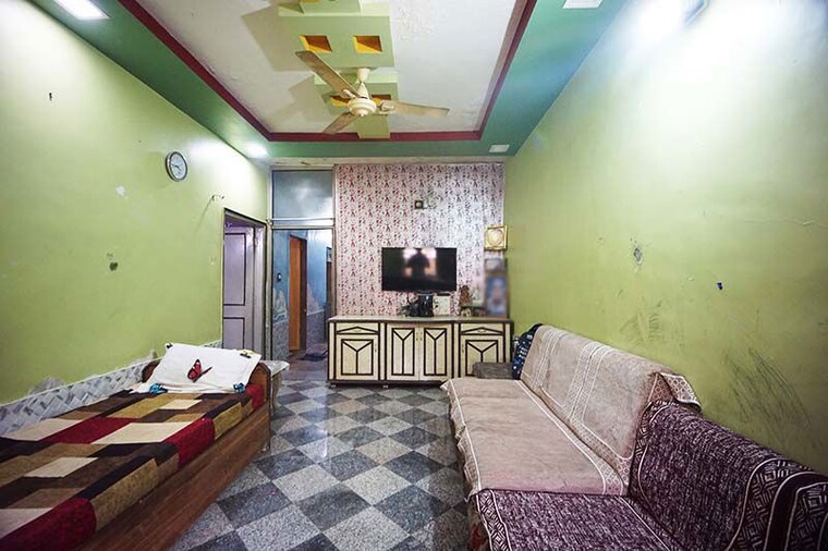 Living Room, ranip 6 Bedroom 250 Sq.Yd. Apartment In Ranip Ahmedabad 10512124