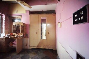 Room in 6 BHK Apartment at Ranip – for Sale