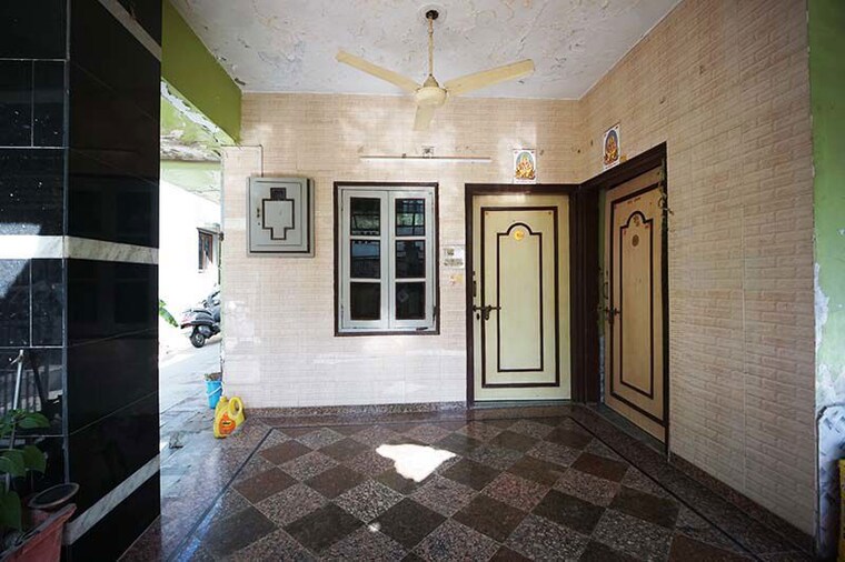  Parking, ranip 6 Bedroom 250 Sq.Yd. Apartment In Ranip Ahmedabad 10512124