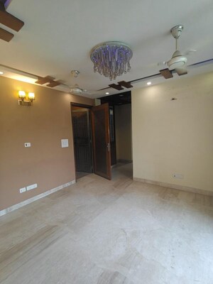 Room in 3 BHK Builder Floor at Chittaranjan Park – for Rent