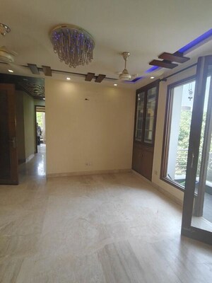 Room in 3 BHK Builder Floor at Chittaranjan Park – for Rent
