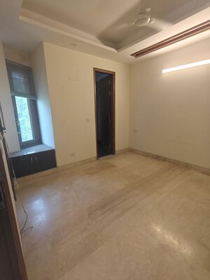 Room in 3 BHK Builder Floor at Chittaranjan Park – for Rent