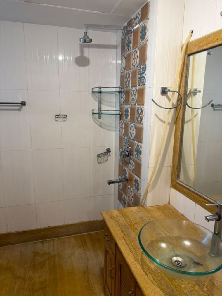 Bathroom, raheja-atlantis 3 Bedroom 2200 Sq.Ft. Apartment In Sector 31 Gurgaon 10512121