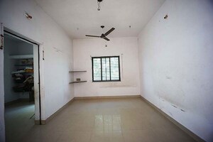 Room in 4 BHK Independent House at Isanpur – for Sale