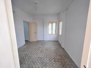 Bedroom in 3 BHK Villa at Vastrapur – for Rent