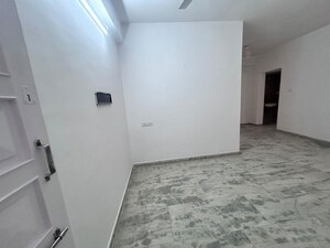 Room in 3 BHK Villa at Vastrapur – for Rent