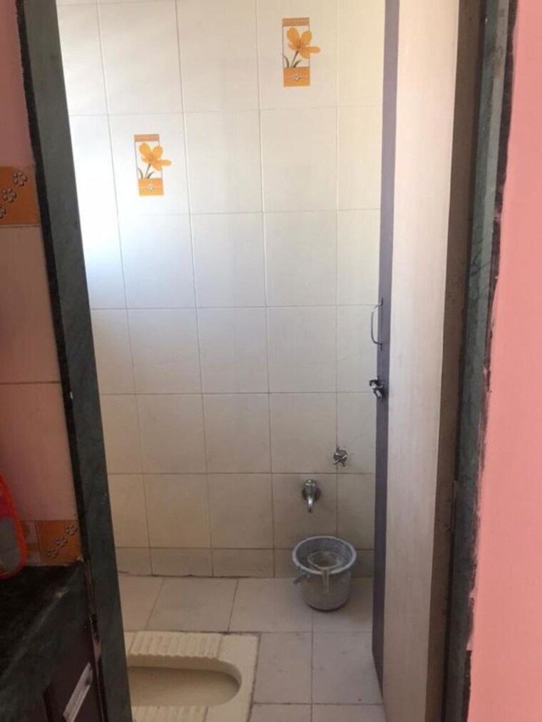 Bathroom, meena-apartments-tingre-nagar 2 Bedroom 900 Sq.Ft. Apartment In Tingre Nagar Pune 10512185