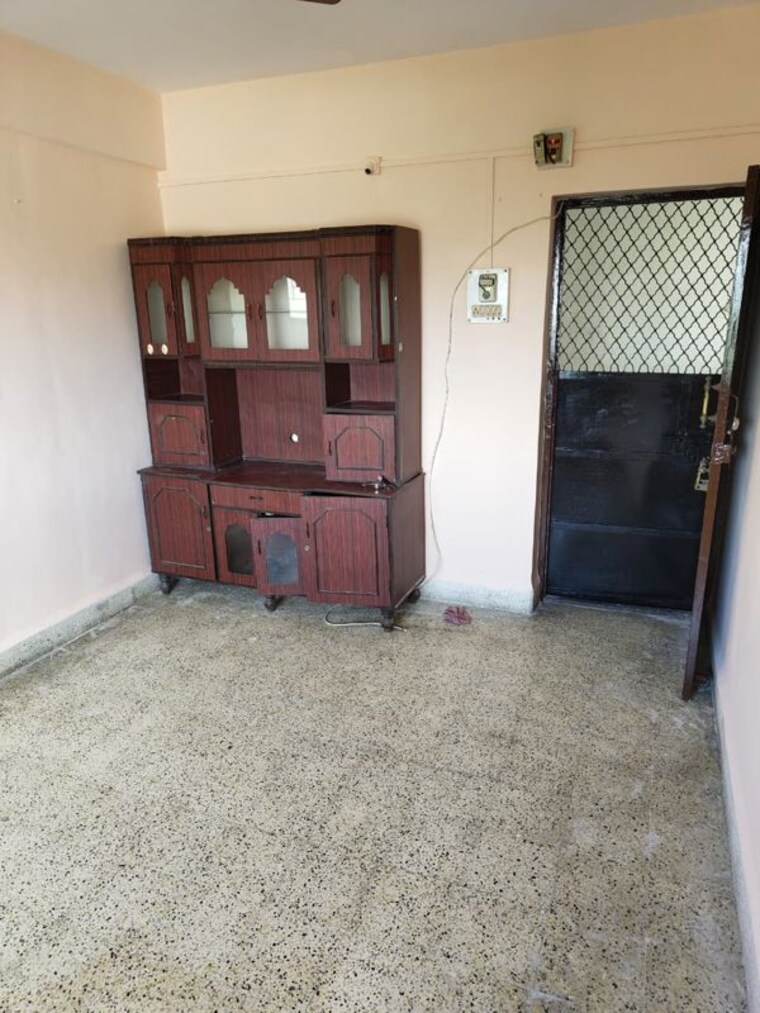 Room, model colony 1 Bedroom 600 Sq.Ft. Apartment In Model Colony Pune 10512215
