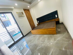 Furnished Amenities in 1 BHK Builder Floor at Sector 52 – for Rent