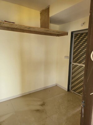 Bedroom in 3.5 BHK Apartment at Lotus Lotus Link Square, Malad West – for Rent