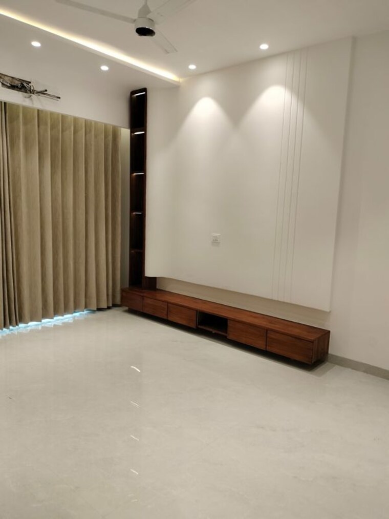 Room, sector 125 5 Bedroom 1800 Sq.Ft. Independent House In Sector 125 Mohali 10512237