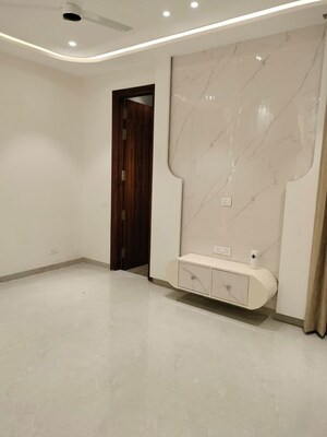 Room in 5 BHK Independent House at Sector 125 – for Sale