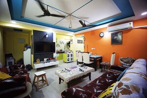 Team Area in 2 BHK Apartment at Makarba – for Sale