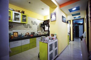 Team Area in 2 BHK Apartment at Makarba – for Sale