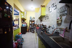 Team Area in 2 BHK Apartment at Makarba – for Sale