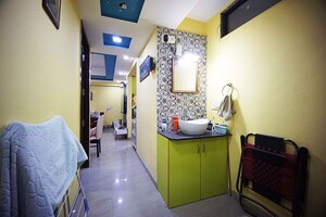 Team Area in 2 BHK Apartment at Makarba – for Sale