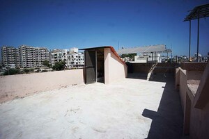 Parking in 2 BHK Independent House at New Ranip – for Sale