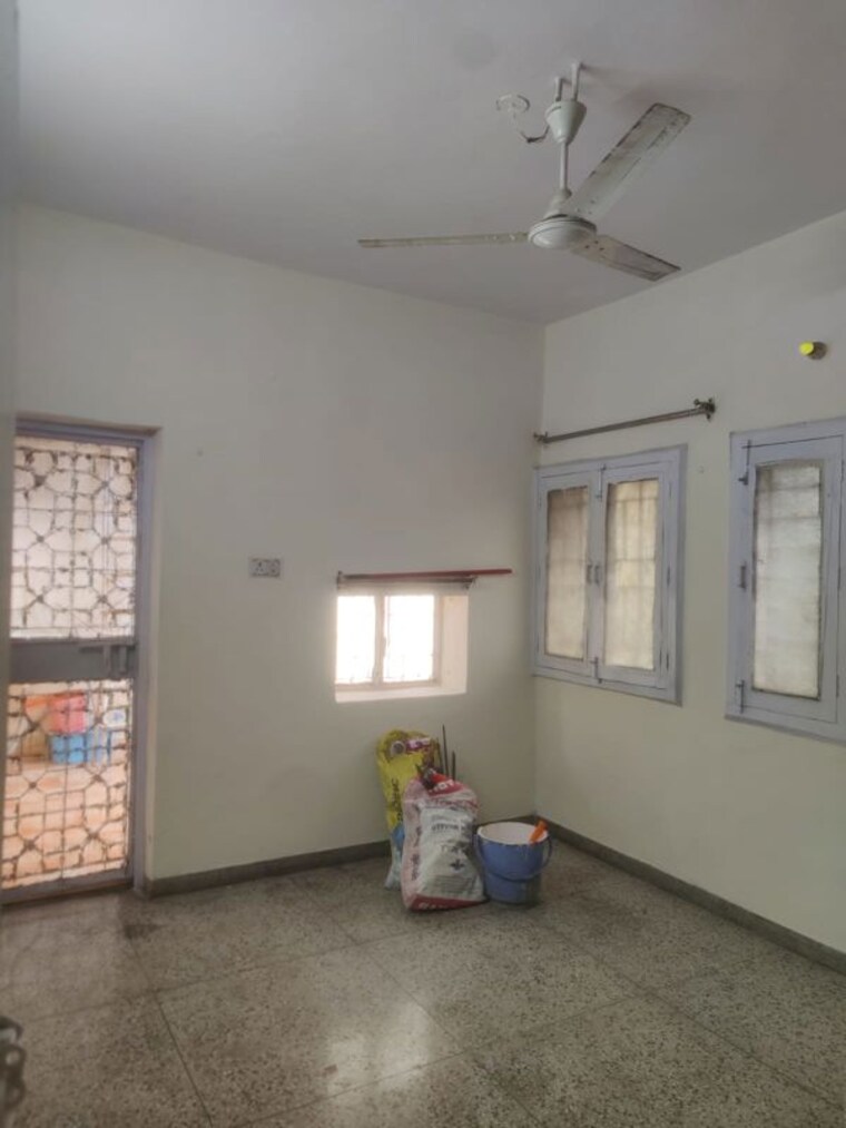 Living Room, masjid moth 3 Bedroom 1500 Sq.Ft. Apartment In Masjid Moth Delhi 10512298