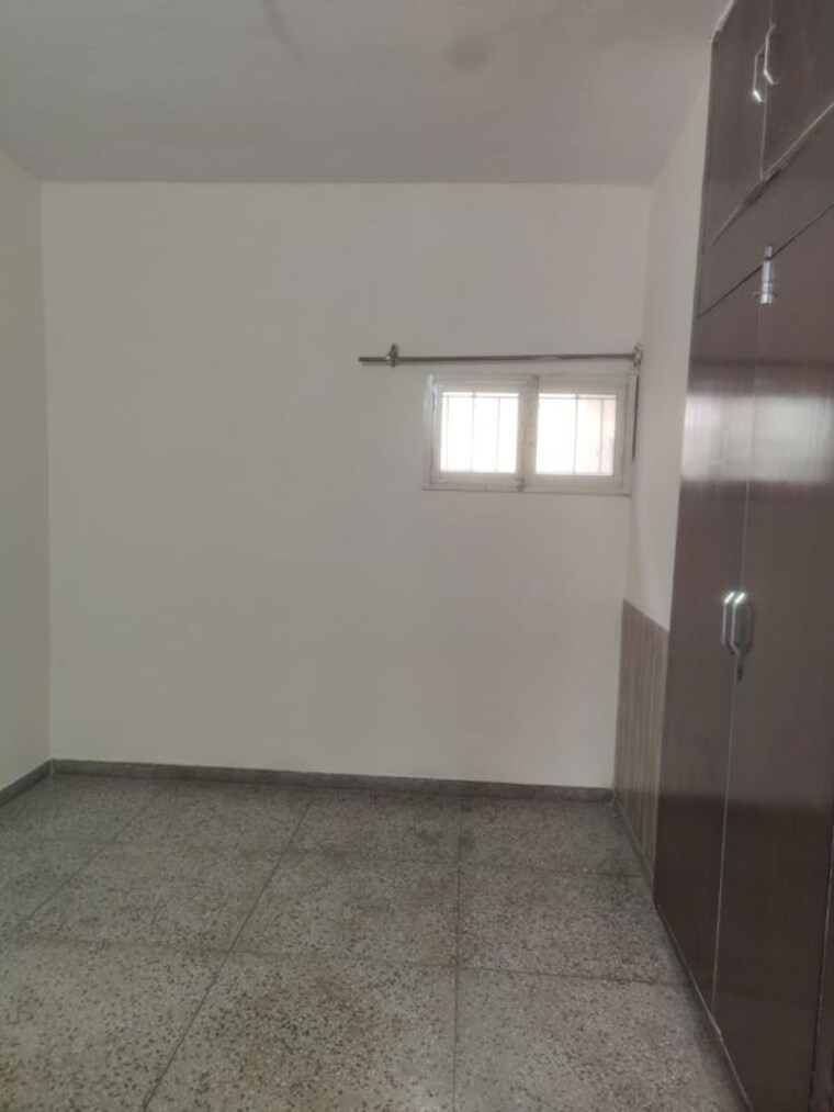Room, masjid moth 3 Bedroom 1500 Sq.Ft. Apartment In Masjid Moth Delhi 10512298