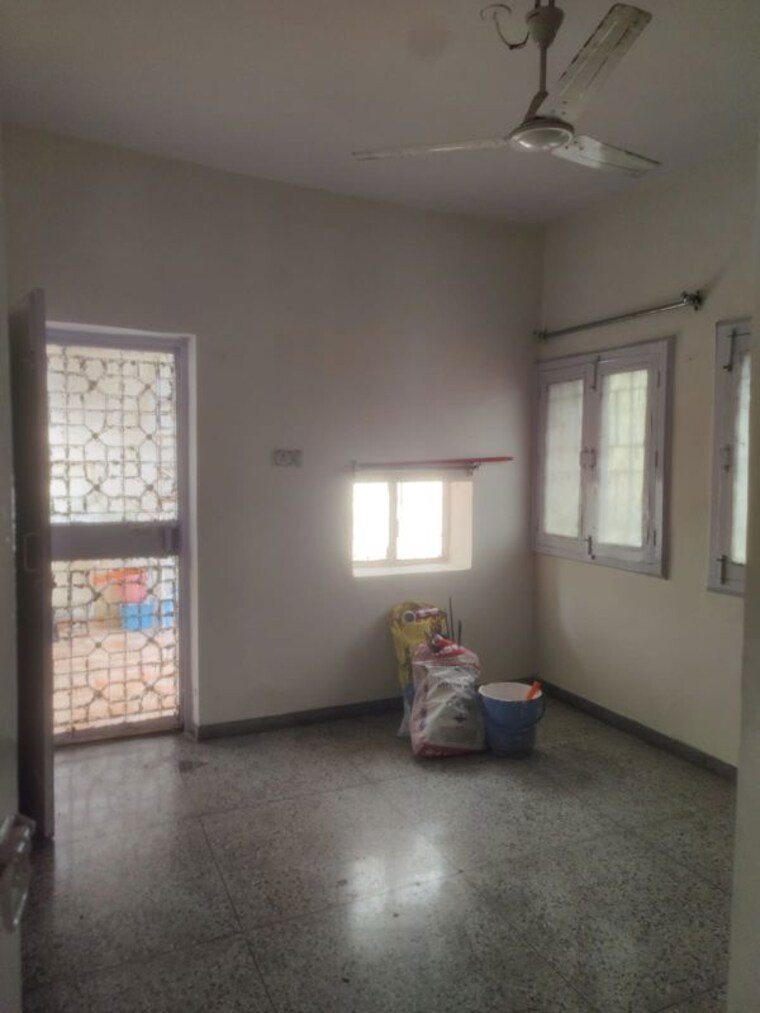 Room, masjid moth 3 Bedroom 1500 Sq.Ft. Apartment In Masjid Moth Delhi 10512298
