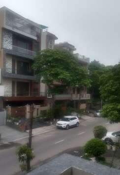 1 BHK Independent House For Rent in Sector 122
