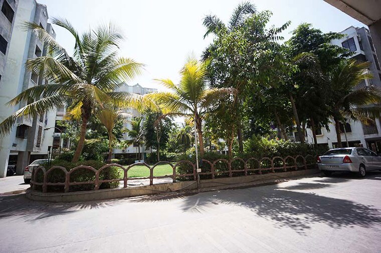 Garden, sargasan 3 Bedroom 168 Sq.Yd. Apartment In Sargasan Gandhinagar 10512345