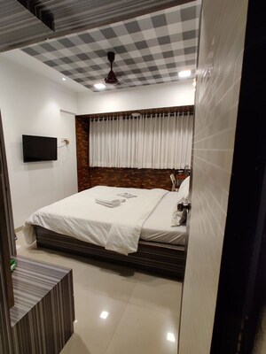 Bedroom in 3 BHK Apartment at Mahavir Classik Complex, Andheri East – for Rent
