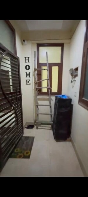 Living Room in 2 BHK Builder Floor at Sector 73 – for Rent