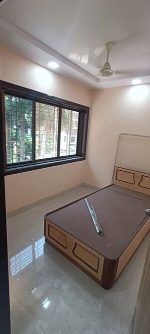 Room in 2 BHK Apartment at Vijay Oswal Park, Pokhran Road No Two – for Rent