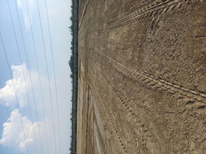  Plot For Sale in Molarband Extension