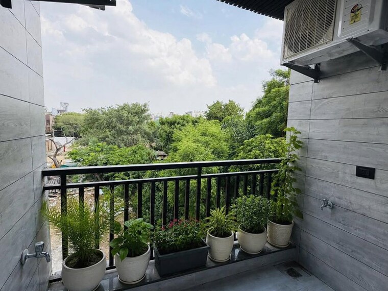 Balcony, sector 56 1 Bedroom 700 Sq.Ft. Builder Floor In Sector 56 Gurgaon 10512445