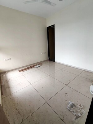 Room in 2 BHK Apartment at Chandak 34 Park Estate, Goregaon West – for Rent