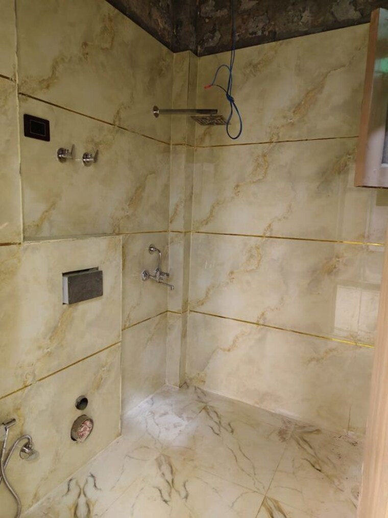 Bathroom, shakti khand 3 Bedroom 900 Sq.Ft. Builder Floor In Shakti Khand Ghaziabad 10512472