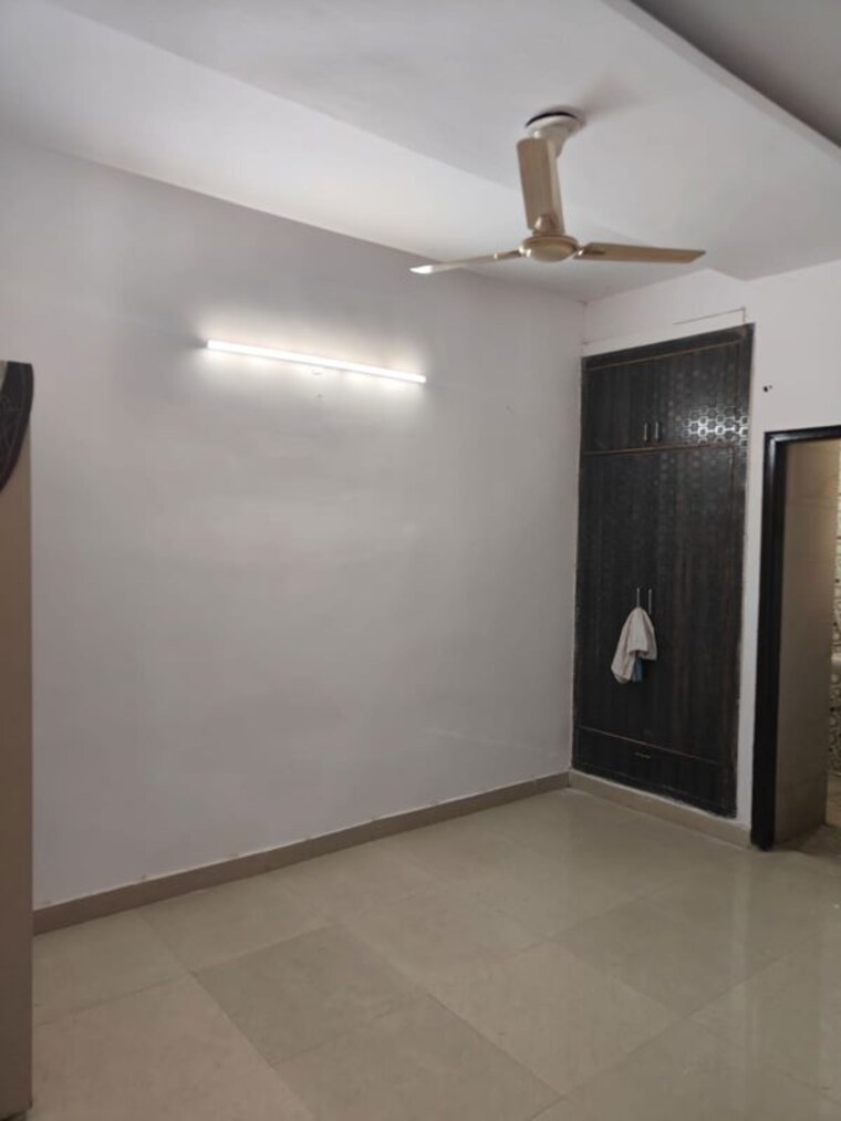 Room, sector 42 3 Bedroom 1600 Sq.Ft. Builder Floor In Sector 42 Faridabad 10512478