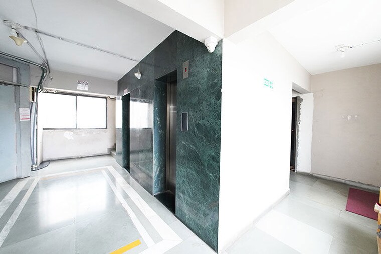 Other, sg highway Commercial Office Space 1100 Sq.Ft. In Sg Highway Ahmedabad 10512489