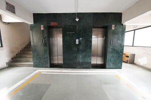   Office Space at Sg Highway – for Sale