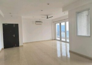 Room in 4 BHK Apartment at Conscient Heritage Max II, Sector 102 – for Rent