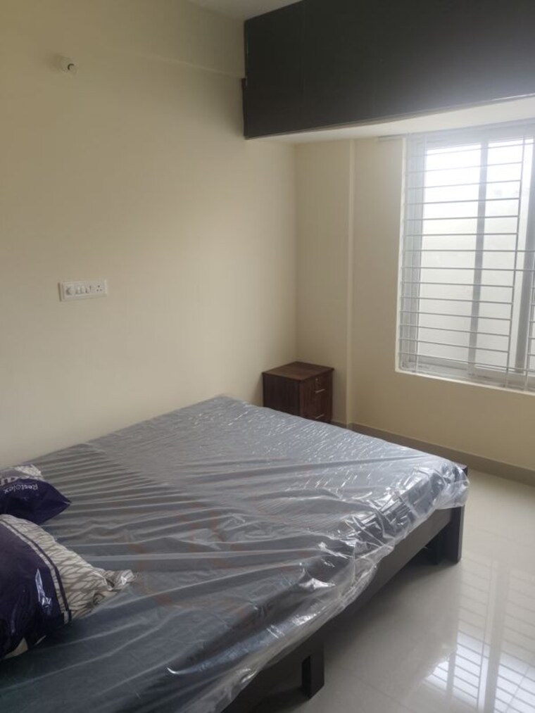 Bedroom, krishna-residency-kadubeesanahalli 1 Bedroom 600 Sq.Ft. Apartment In Kadubeesanahalli Bangalore 10512503