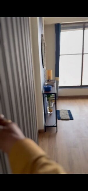 Room in 2 BHK Apartment at Mahim West – for Rent