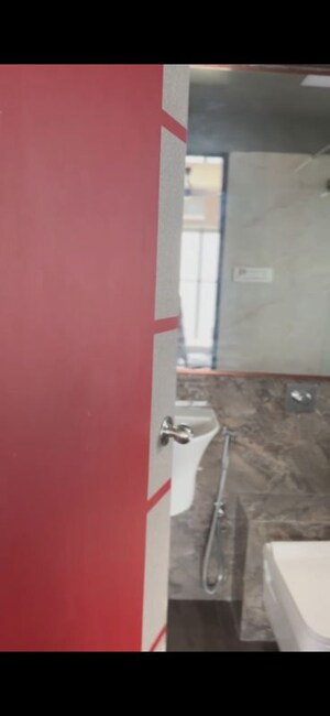 Attached Bathroom in 2 BHK Apartment at Mahim West – for Rent